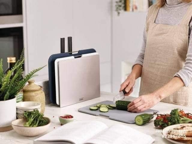 Bộ 3 dao và 3 thớt kèm giá đựng Joseph Joseph 60194 - Ảnh 3