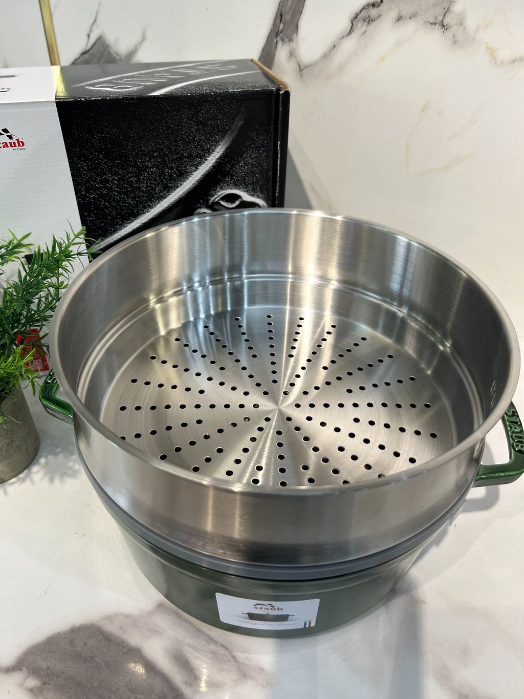 Nồi gang đúc tròn màu xanh kèm xửng hấp 26cm 5.2L Staub 1133885 - Ảnh 3