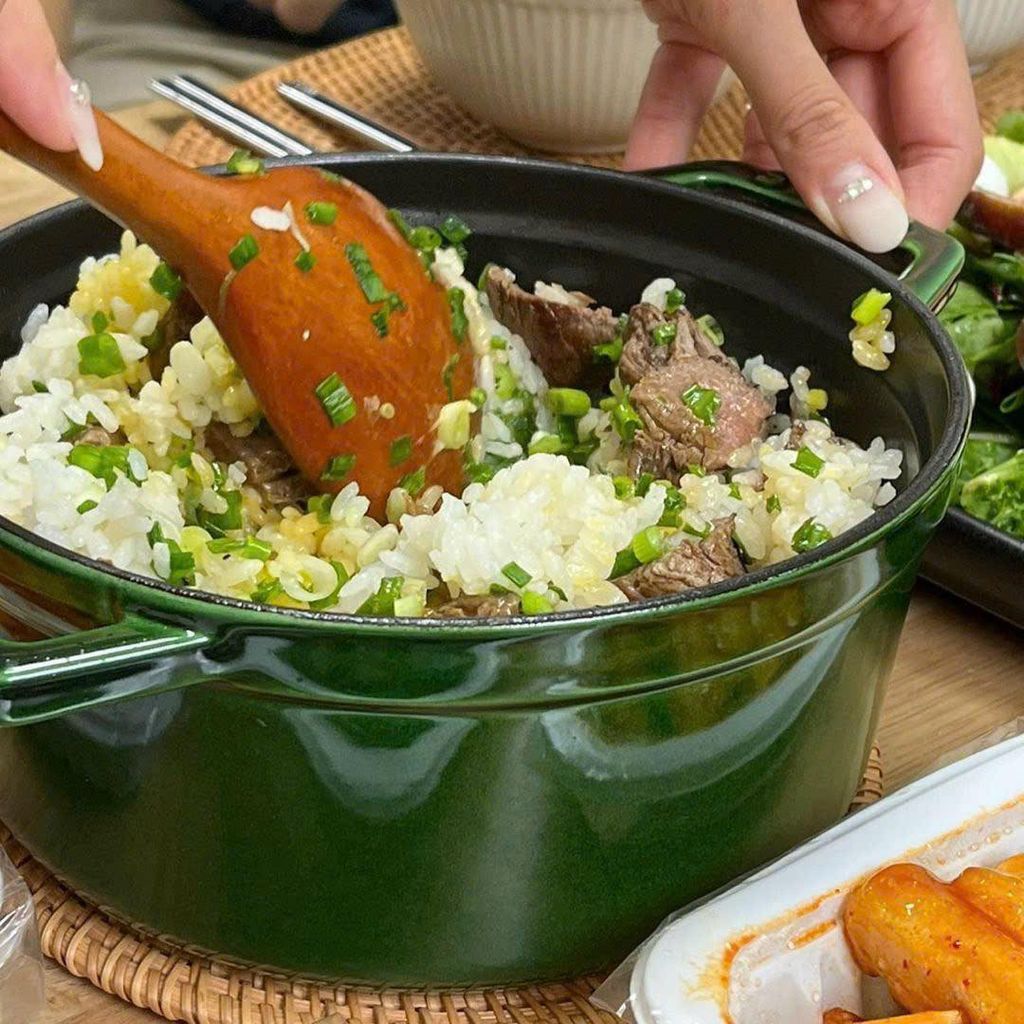 Nồi gang đúc tròn màu xanh kèm xửng hấp 26cm 5.2L Staub 1133885 - Ảnh 7