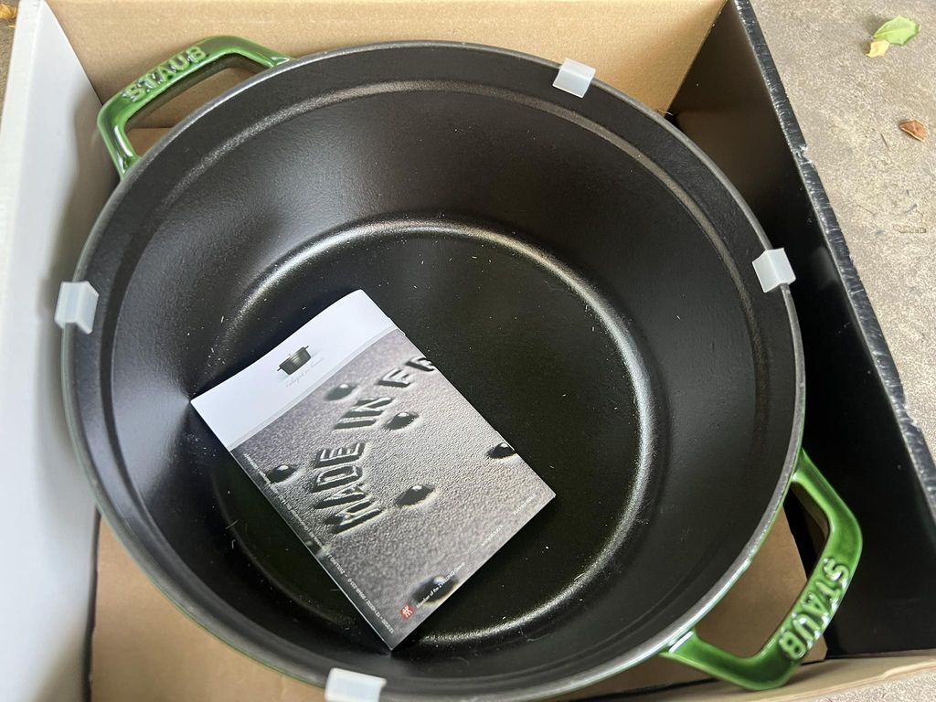 Nồi gang đúc tròn màu xanh kèm xửng hấp 26cm 5.2L Staub 1133885 - Ảnh 11