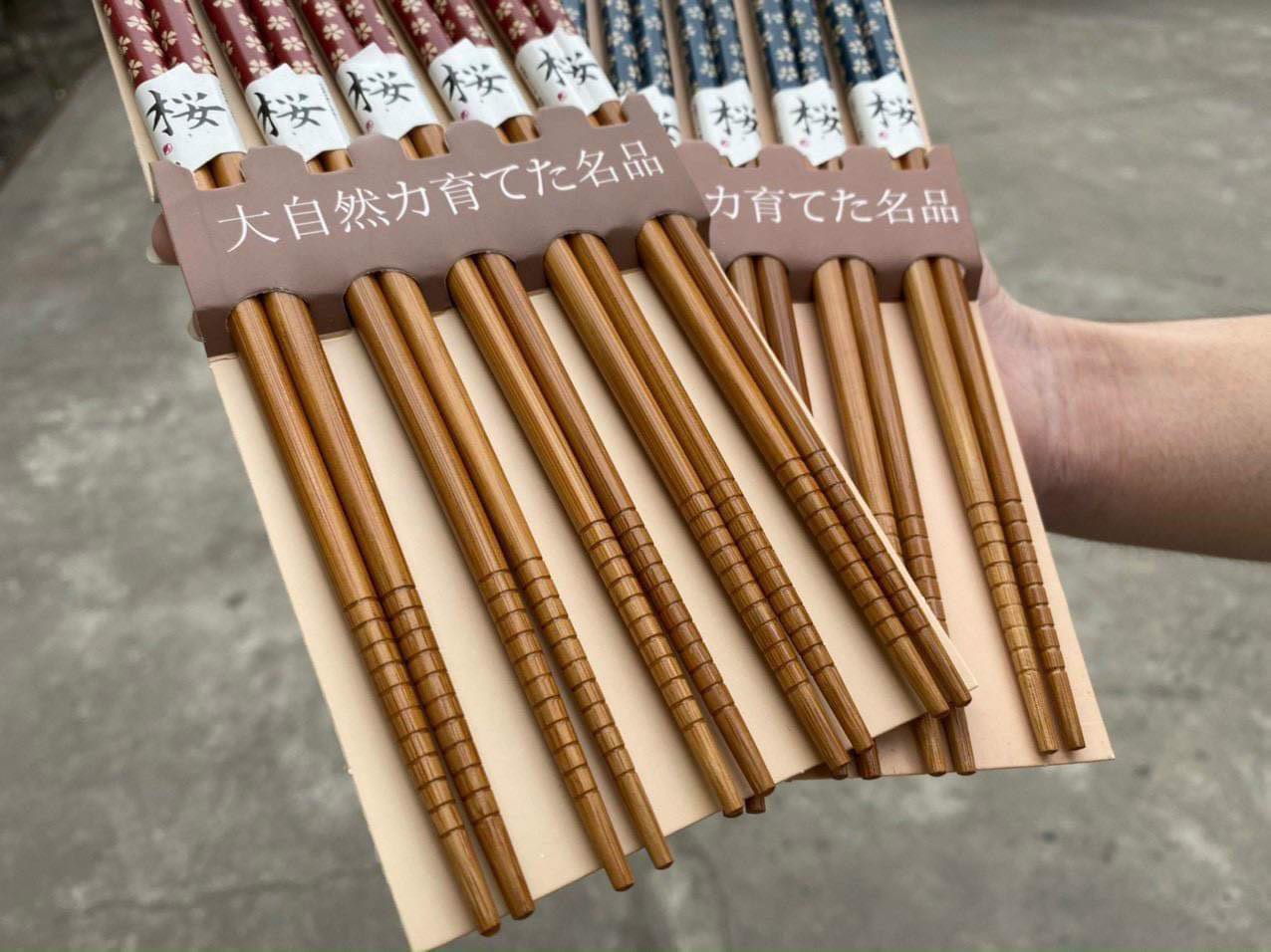 Set 5 đôi đũa Sakura Nhật Bản hoa xanh - Ảnh 2